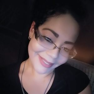 Meet your Posher, Raquel